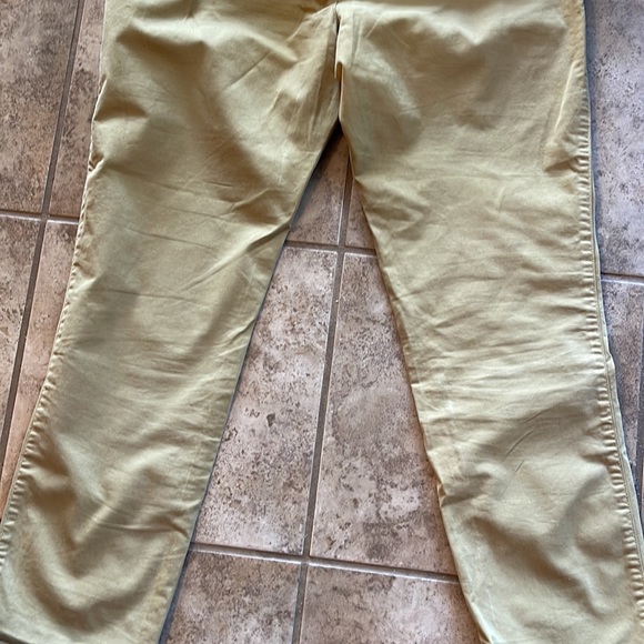 Gap - Picture 2 of 2